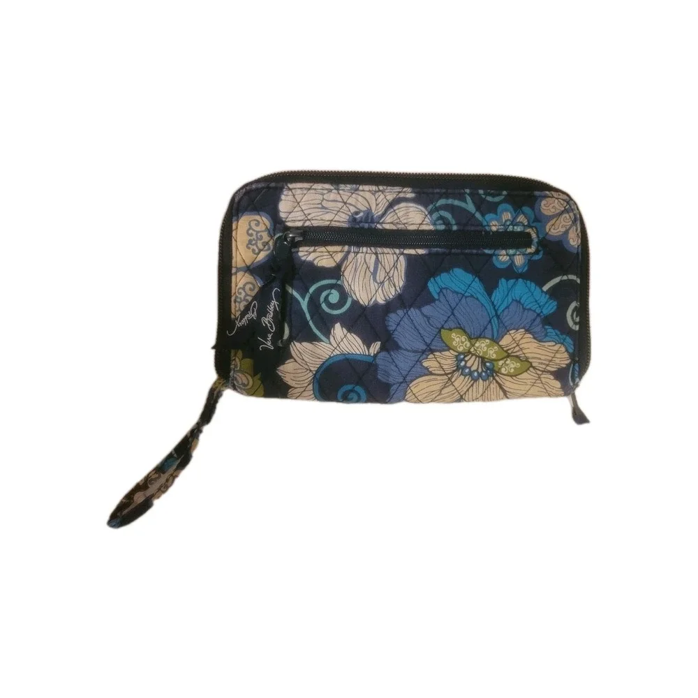 Vera Bradley Blue Floral  Wristlet Wallet Clutch‎